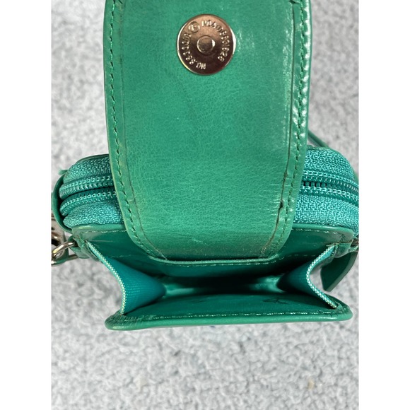 WalletBe Wallet Green Leather Accordion Zip Around - Picture 9 of 10